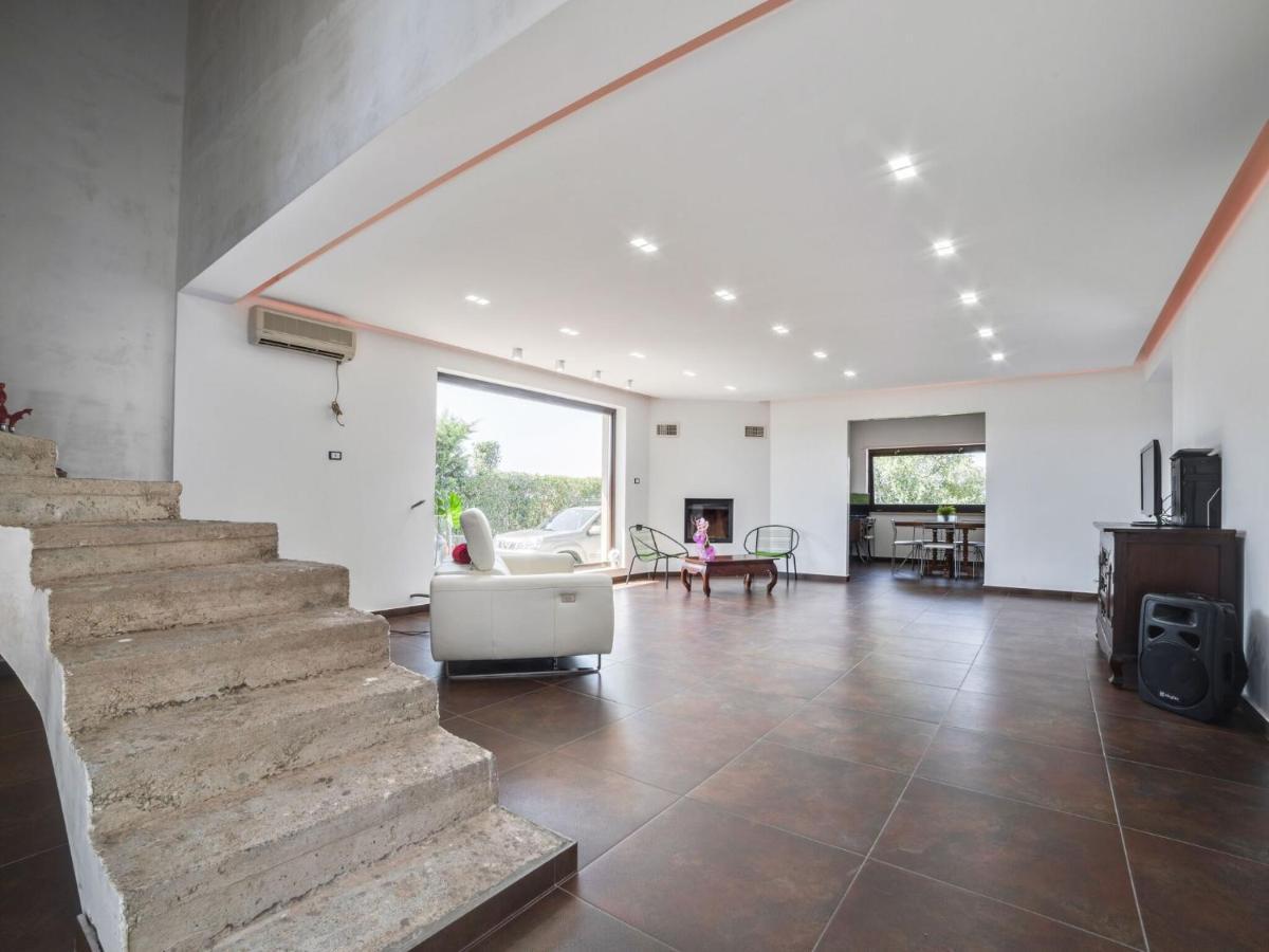 Belvilla By Oyo Modern Villa In Nissoria With Pool Eksteriør bilde