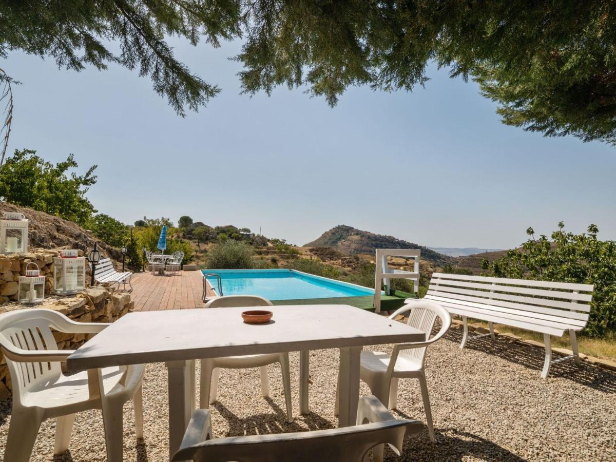 Belvilla By Oyo Modern Villa In Nissoria With Pool Eksteriør bilde