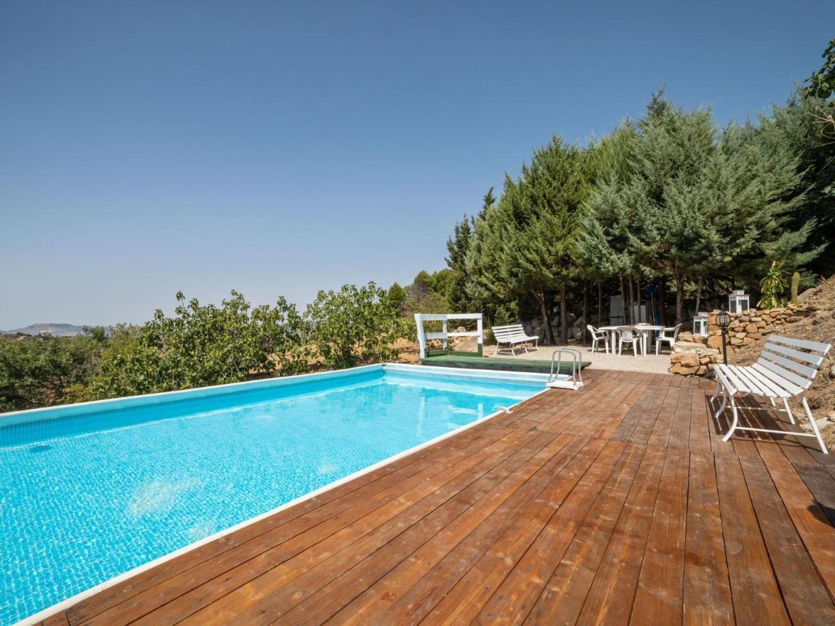 Belvilla By Oyo Modern Villa In Nissoria With Pool Eksteriør bilde